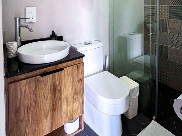 Bathroom 1 Apartment 201