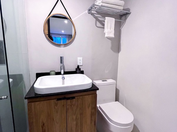 Bathroom Apartment 202