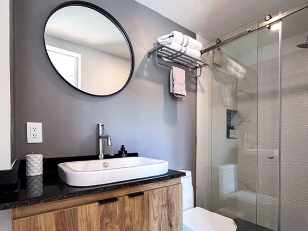 Bathroom 3 Apartment 301